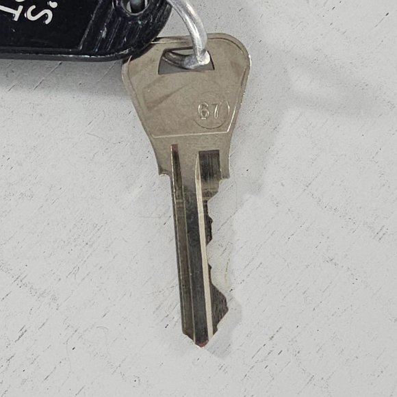 Vintage Peal's Resort Mountain Home Arkansas Hotel Room Key Fob - Picture 3 of 8